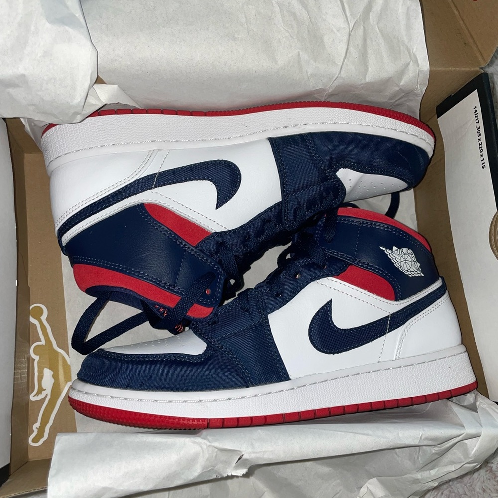 Air Jordan 1 mid SE